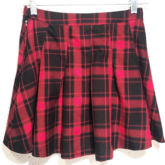 H&M Dresses & Skirts - H & M Divided Pleated Plaid Skirt Schoolgirl Mini H&M Dresses & Skirts - H & M Divided Pleated Plaid Skirt Schoolgirl Mini